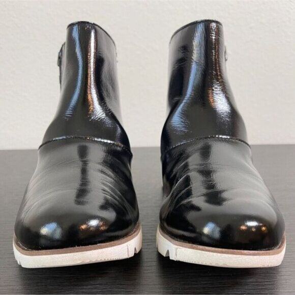 Sorel Harlow Women’s Ankle Boots 6 Black Patent Leather Side Zip Winter Shoes - Picture 2 of 9